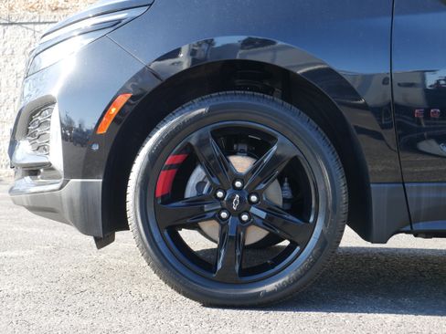 Used 2024 Chevrolet Equinox Premier AWD/4WD image 11