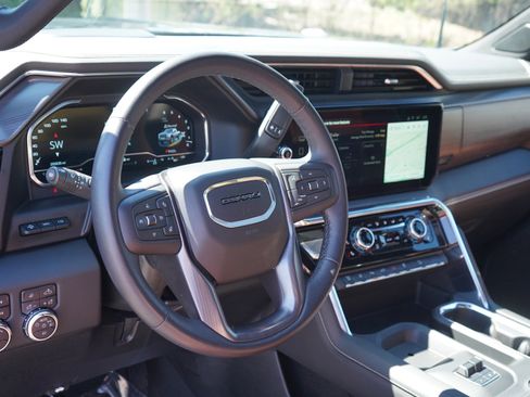Used 2025 GMC Sierra 3500 Denali Ultimate AWD/4WD image 19