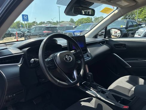 Used 2024 Toyota Corolla Cross LE w/ Moonroof Package AWD/4WD image 14