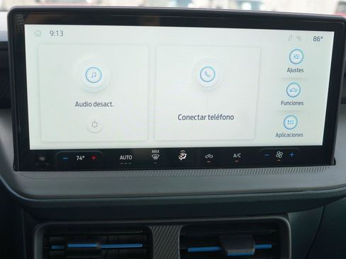 Certified 2025 Ford Maverick Lobo AWD/4WD image 13