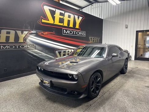 Used 2016 Dodge Challenger SXT Plus RWD image 1