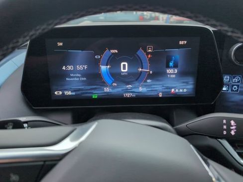 New 2025 Chevrolet Equinox EV LT image 19