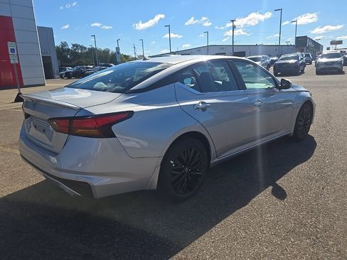 New 2025 Nissan Altima 2.5 SV image 7