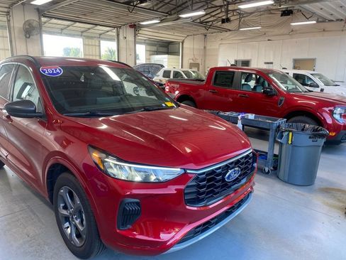 Used 2024 Ford Escape ST-Line w/ Tech Pack #1 AWD/4WD image 1