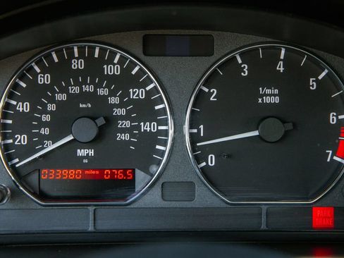 Used 2000 BMW Z3 2.5i RWD image 16
