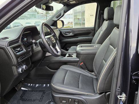 Used 2023 GMC Yukon SLT image 3