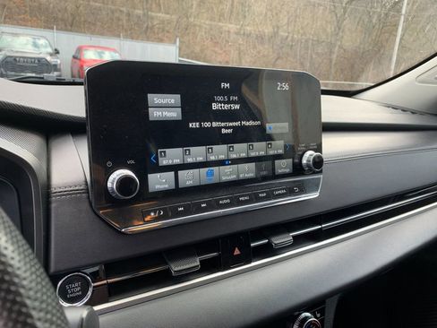 Used 2023 Mitsubishi Outlander SE image 24