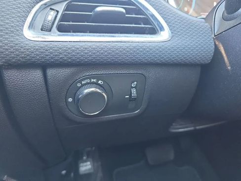 Used 2017 Chevrolet Cruze LS FWD image 19