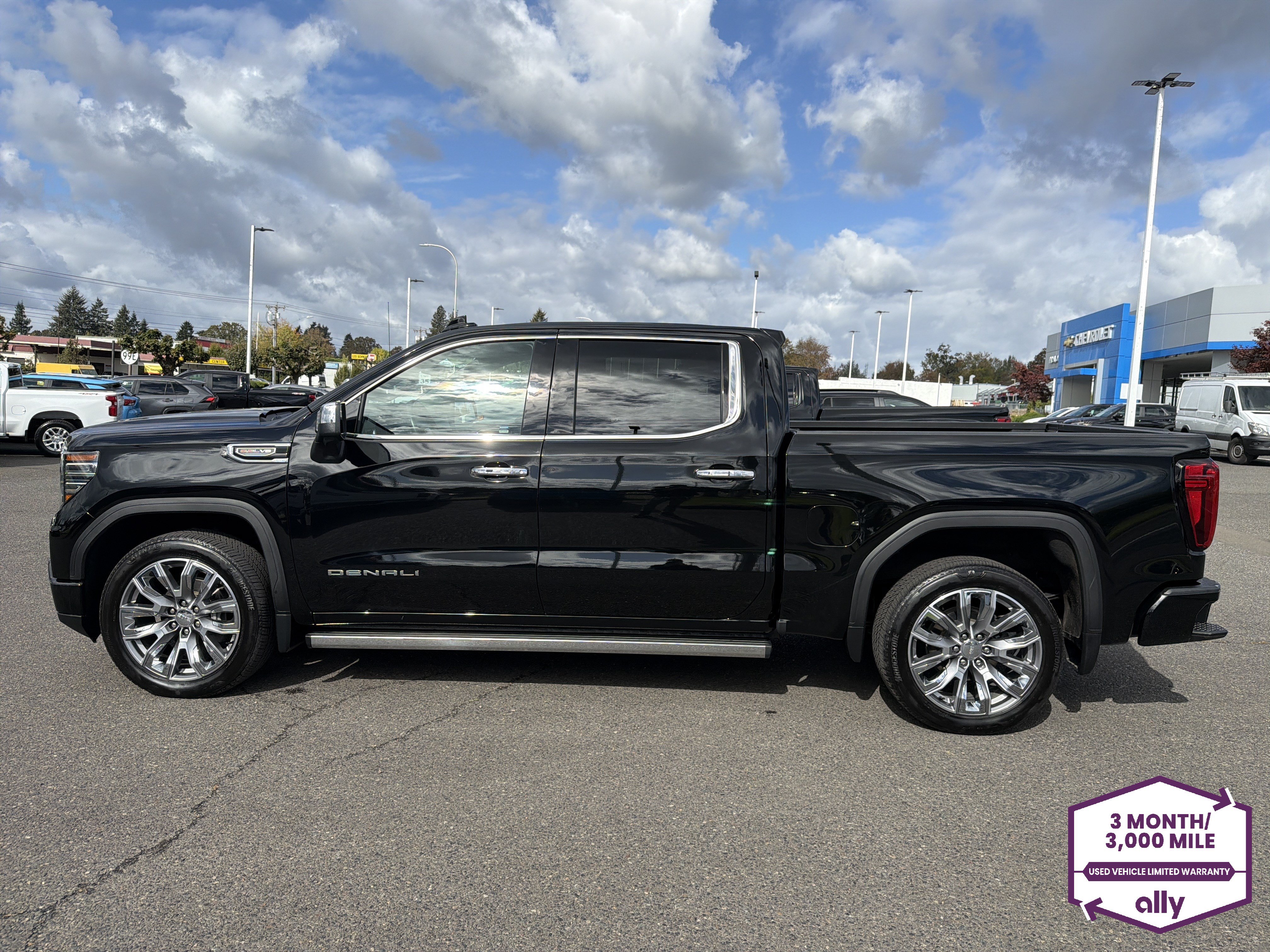 Used 2024 GMC Sierra 1500 Denali AWD/4WD image 2