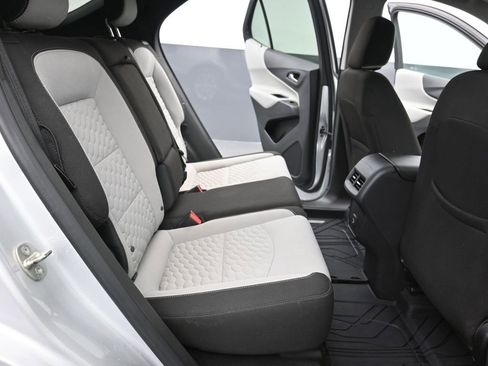 Used 2020 Chevrolet Equinox LS w/ LS Convenience Package image 2