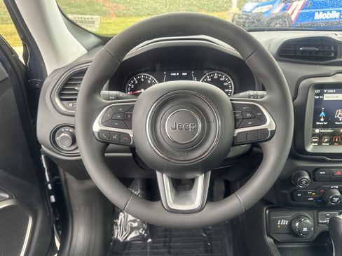 Certified 2023 Jeep Renegade Latitude image 18