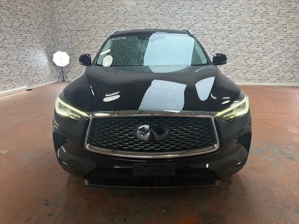 Used 2019 INFINITI QX50 Luxe w/ Navigation Package AWD/4WD image 2