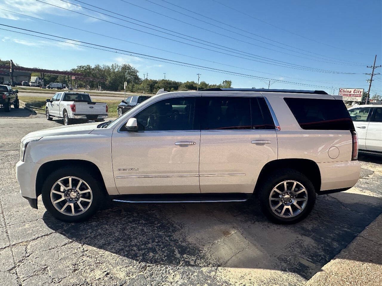 Used 2015 GMC Yukon Denali w/ Open Road Package AWD/4WD image 5