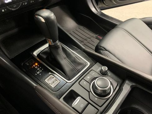 Used 2018 MAZDA MAZDA3 Touring FWD image 20