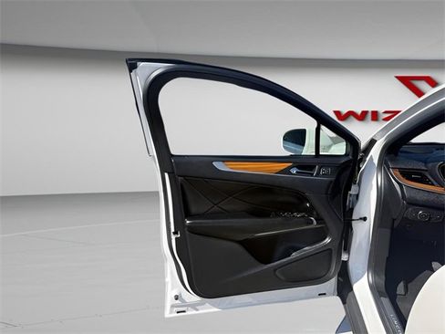 Used 2019 Lincoln MKC Select w/ Select Plus Package image 9