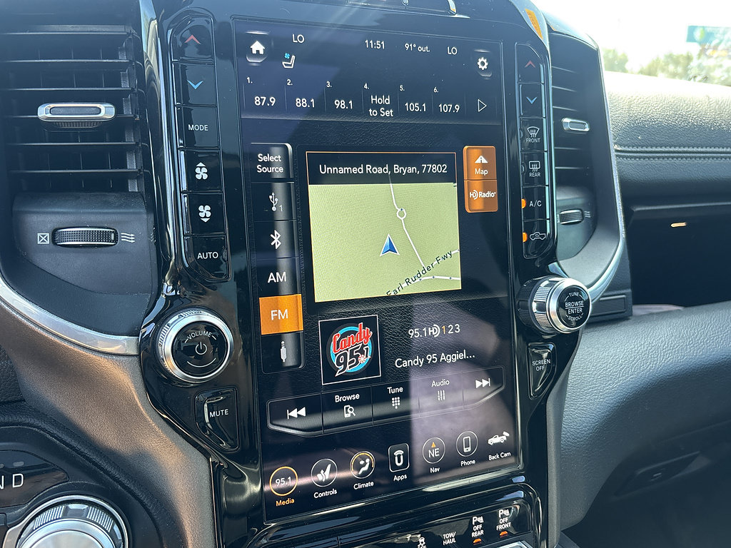 Used 2020 RAM 1500 Laramie AWD/4WD image 10