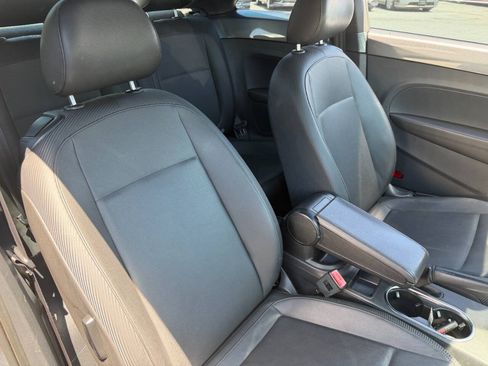 Used 2014 Volkswagen Beetle TDI FWD image 37