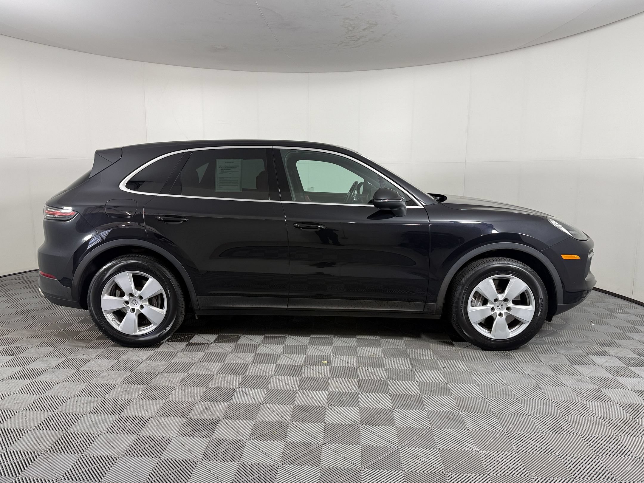 Used 2022 Porsche Cayenne AWD/4WD image 8