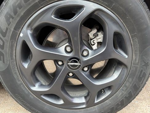 Used 2022 Chrysler Pacifica Touring-L w/ Uconnect Theater Family Group image 26