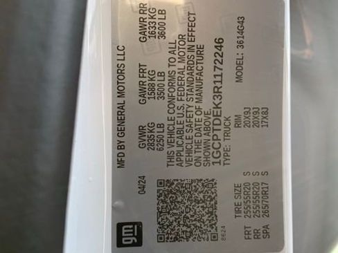 Used 2024 Chevrolet Colorado Z71 w/ Z71 Convenience Package 2 image 24