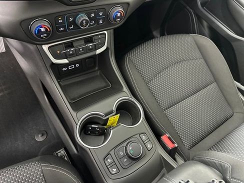 Used 2023 GMC Terrain SLE w/ Driver Convenience Package image 20