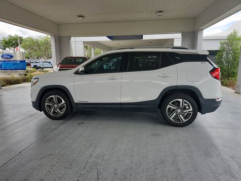 Used 2020 GMC Terrain SLT FWD image 2