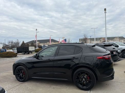 Used 2020 Alfa Romeo Stelvio Ti Sport w/ Quick Order Package 22S Sport image 4
