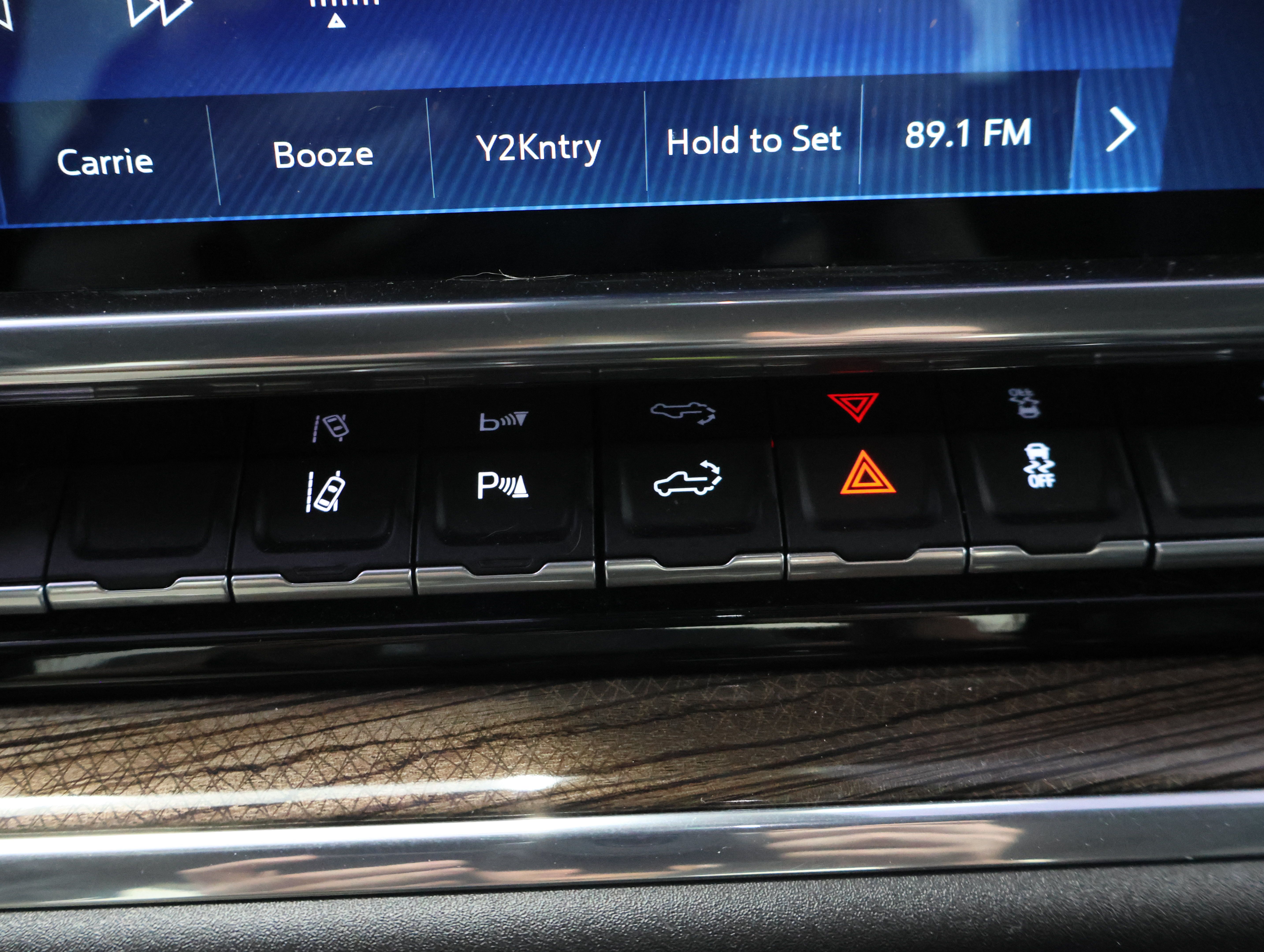 Used 2024 Chevrolet Silverado 2500 LT AWD/4WD image 52