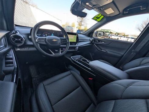 Used 2025 Chevrolet Equinox LT w/ Convenience Package II AWD/4WD image 8