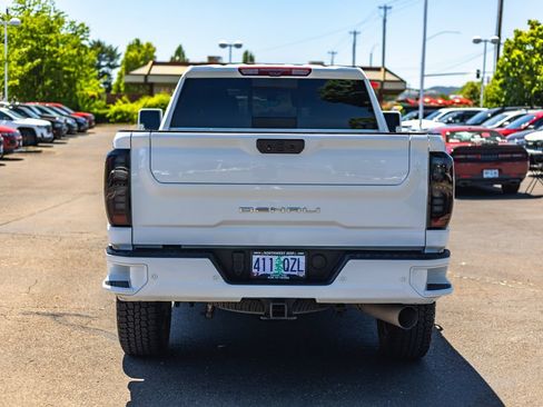Used 2023 GMC Sierra 3500 Denali w/ Denali Ultimate Package AWD/4WD image 15