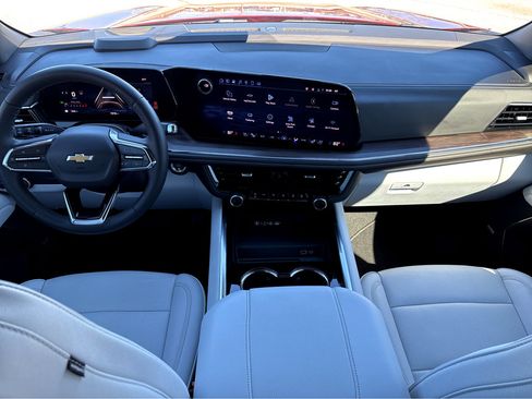 Used 2025 Chevrolet Tahoe Premier image 4