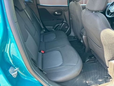 Used 2021 Jeep Renegade Latitude w/ Sun & Sound Group image 15