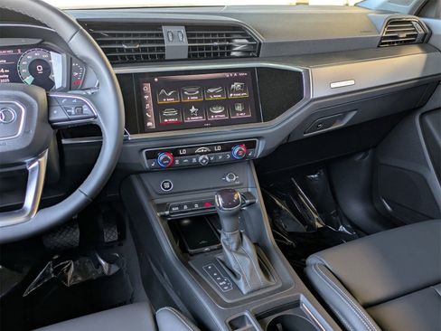 New 2025 Audi Q3 2.0T Premium image 6