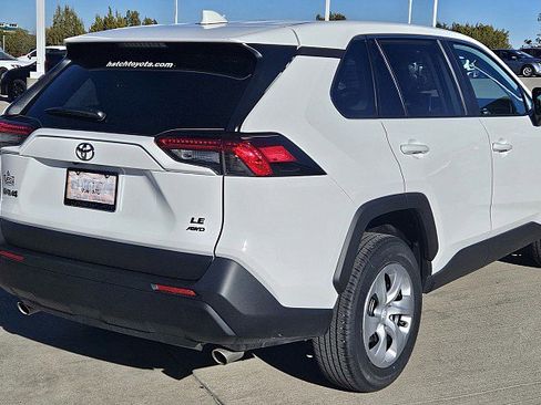 Used 2024 Toyota RAV4 LE image 5