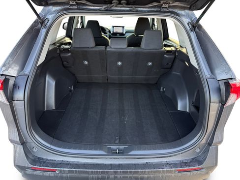 Used 2024 Toyota RAV4 LE image 17