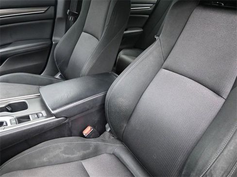 Used 2018 Honda Accord LX image 18