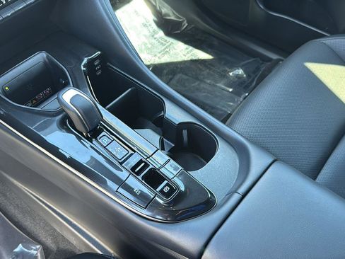 Used 2025 Toyota Crown Signia image 22