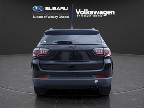 Used 2018 Jeep Compass Latitude w/ Popular Equipment Group FWD image 7