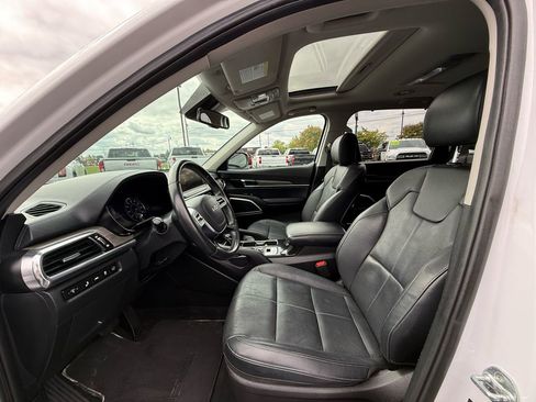 Used 2022 Kia Telluride EX w/ EX Premium Package image 20