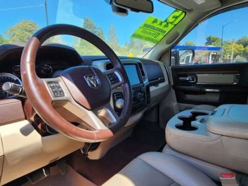 Used 2015 RAM 1500 Laramie w/ Convenience Group image 9