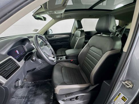 Used 2021 Volkswagen Atlas SEL Premium image 12