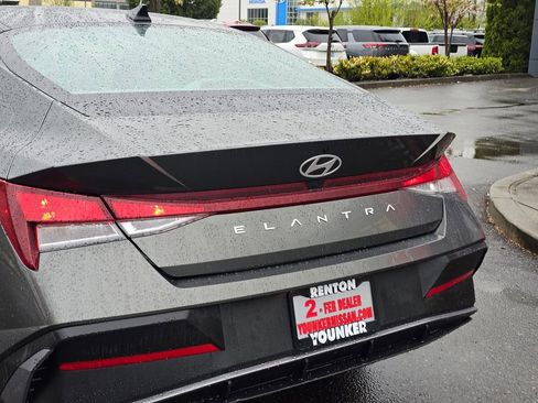 Used 2024 Hyundai Elantra SEL FWD image 10