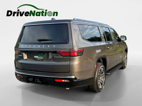 Used 2025 Jeep Wagoneer L Series II w/ 8-pass Seating Package AWD/4WD image 5