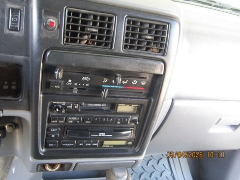 Used 1995 Toyota Tacoma SR5 image 17