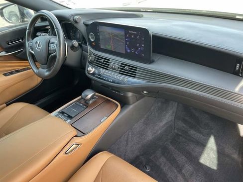 Used 2021 Lexus LS 500 w/ Accessory Package (Z2) image 36