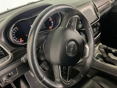 Used 2019 Jeep Grand Cherokee Limited AWD/4WD image 23