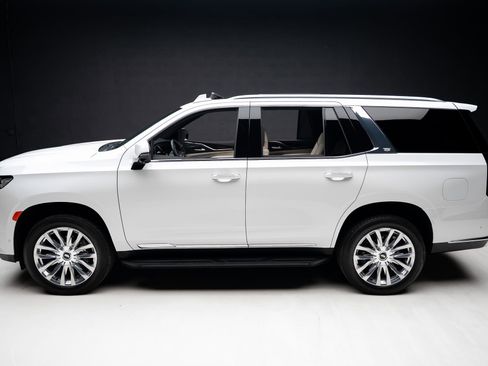 Used 2024 Cadillac Escalade Premium Luxury image 16