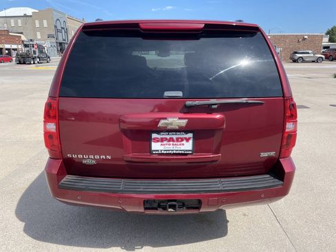 Used 2010 Chevrolet Suburban LT AWD/4WD image 4