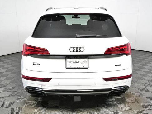 Used 2024 Audi Q5 2.0T Premium w/ Summer of Audi Package AWD/4WD image 27