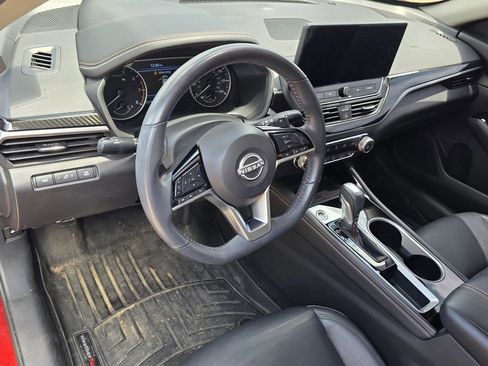 Used 2023 Nissan Altima 2.5 SR w/ SR Premium Package FWD image 5